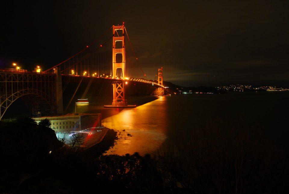 Golden Gate Bridge bei Nacht