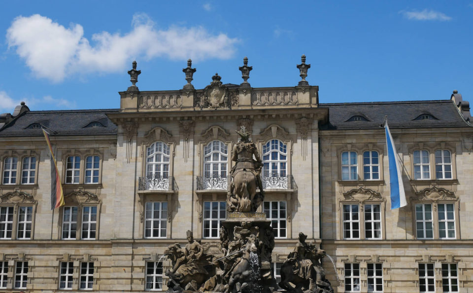 Vorplatz Neues Schloss Bayreuth