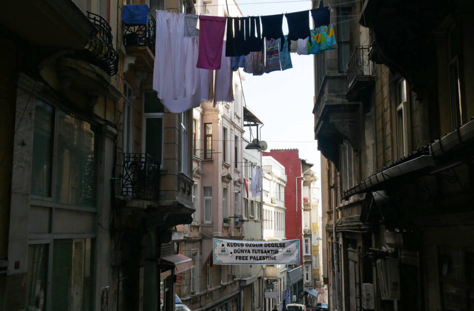 galata streets chaos